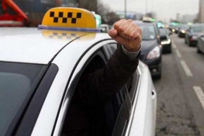 На Рівненщині оштрафували таксиста без ліцензії